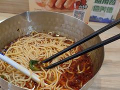 -魔都三兄弟酸辣粉·蘸卤炸串(虹桥万科店)