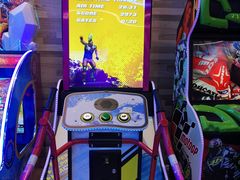 -世代星球·保龄球·镭战真人CS·团建(杨浦店)