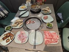 -金滏山烤肉·海鲜·火锅自助餐厅(襄阳万达店)