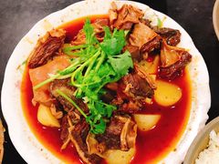 红烧牛肉-梯坎豆花