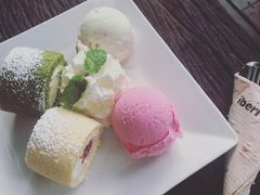 -莓园冰淇淋店