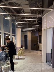 -PE SALON 
