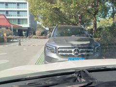 -上海夏阳湖皇冠假日酒店-停车场