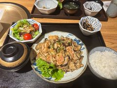蘑菇炒蒜香鸡肉定食-炼火烤肉店