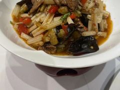 白芹菜爆黄牛肉-眉州东坡(春秀路店)