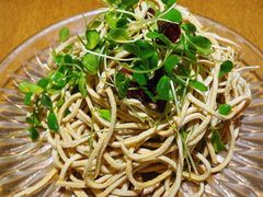 香椿苗拌豆腐丝-谢蟹浓·肉蟹煲(新奥店)