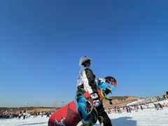 -采薇庄园四季滑雪场
