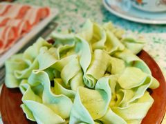 菠菜蝴蝶面-鸿姐老火锅(疁城新天地店)