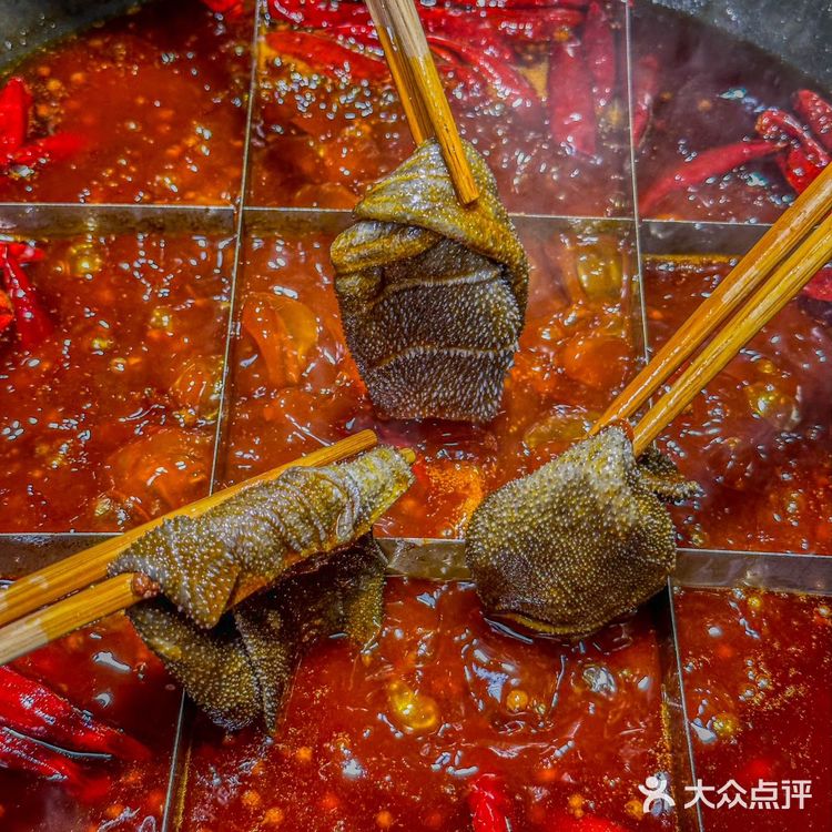 不愧是重庆本地人首推的老火锅店！YYDS～