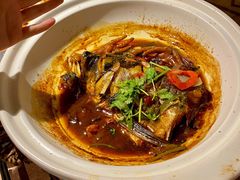 凤爪焗鱼头-周家二小姐的菜(西津渡店)