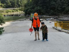 -安吉龙王山峡谷漂流