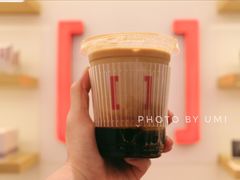 黑洞拿铁-代数学家algebraist(诚品店)