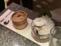 牛奶布丁配芝麻糕-辉哥火锅(虹桥路店)