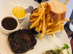 -db Bistro & Oyster Bar by Daniel Boulud(滨海湾金沙店)