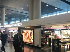 -中免(澳门机场免税店)