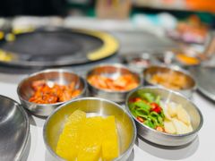 -山野的朋友露营炭火烤肉