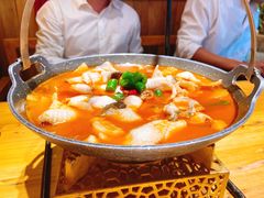 思茅酸汤鱼片-老滇山寨•云南特色菜•地方菜•民族风情歌舞表演(金碧店)