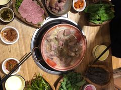 -阿婆情腊排骨火锅(金虹路店)