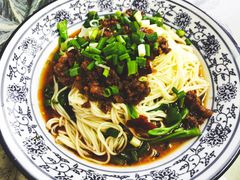 -渝之汇牛肉豌杂面