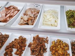 -哈尔滨小酒馆·鲜肉现穿自助烧烤(康新花园店)