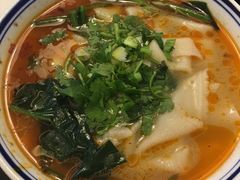 -鱼鲜饭香·招牌汽锅剁椒鱼头王