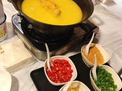 -鲜入围煮花胶鸡海鲜火锅