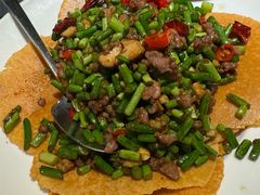 蒜苗小牛肉配玉米饼-江宴渔村·鱼鲜土菜(紫荆广场店)