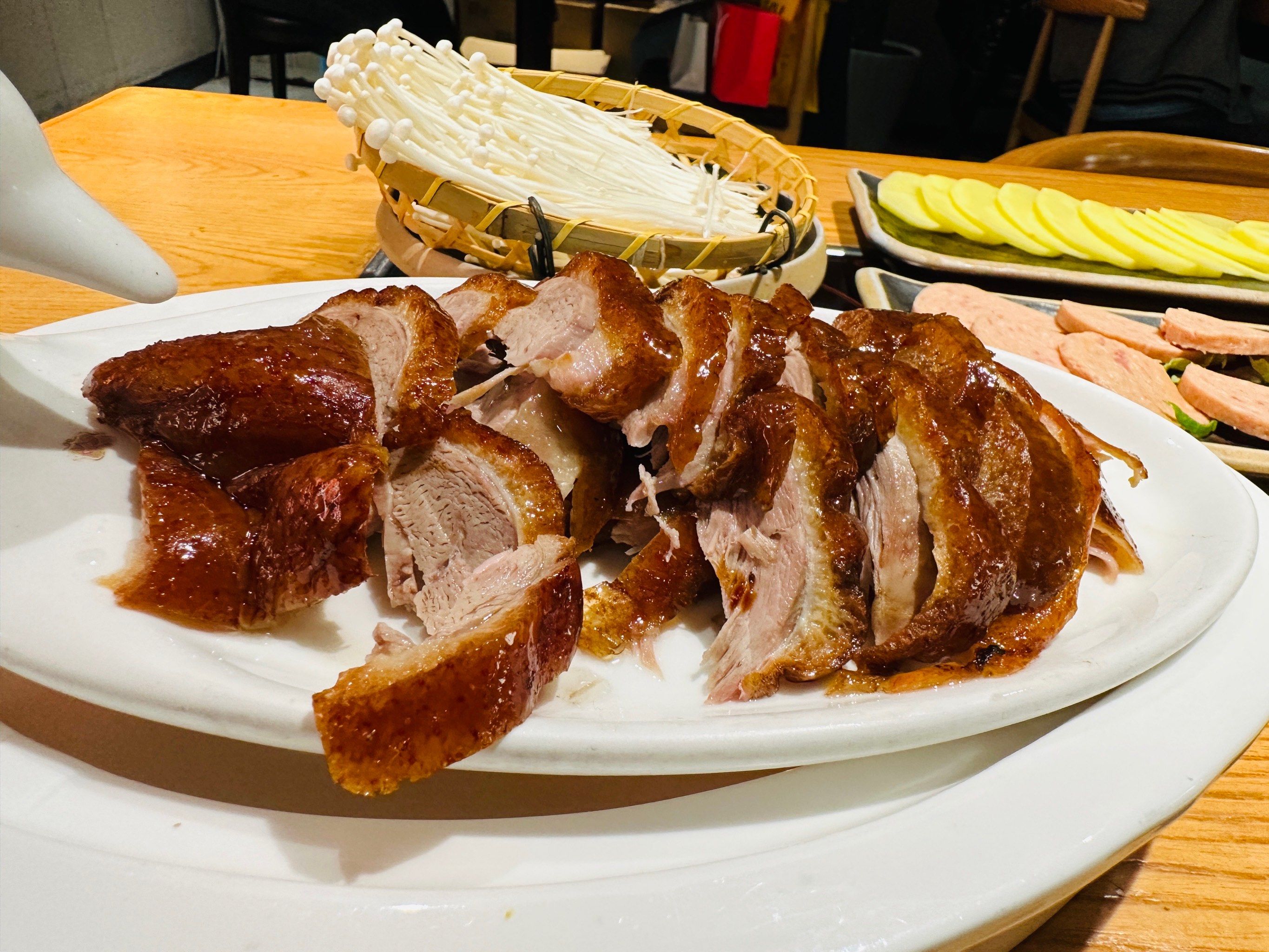 烤鸭的正确吃法 正宗的北京烤鸭