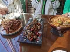 -东口码头·烧鸽子·鱼头泡饼·地方菜(金鹰悦城店)