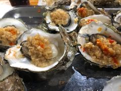-蚝哥花姐湛江烤生蚝(美丽湾市场店)