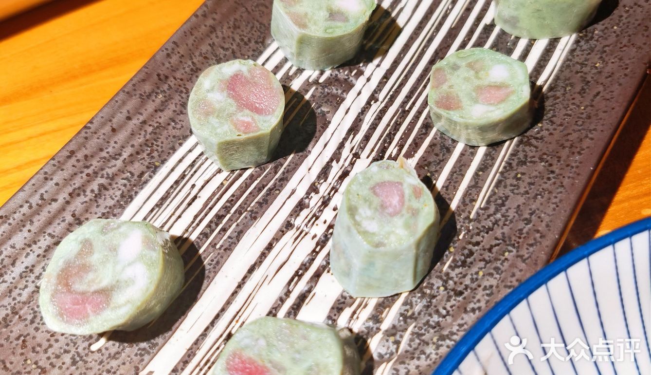 这家地下烤肉店还不错哟