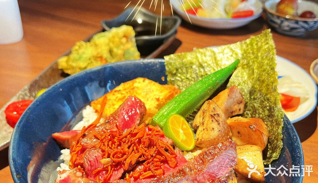 N刷了满满初牛的牛排丼饭