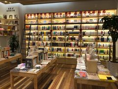 -猫的天空之城概念书店(印象城购物中心店)