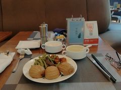 -好日子皇冠假日酒店·君怡咖啡厅(特美思大厦店)