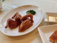 烤乳鸽-利苑酒家(金宝店)