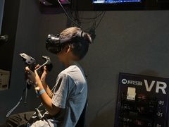 -VR 间客漫·PS电玩·虚拟现实包间游戏电竞(街道口店)