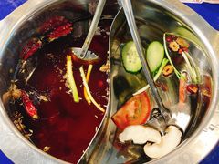 -马路边边串串香(苗栗路店)