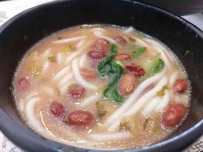 一禾汇米线-"要的鸡脚脚米线 味道还不错 鸡脚也很软糯.