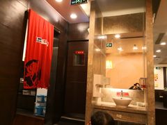门面-康师傅私房牛肉面(马泉营奥莱店)