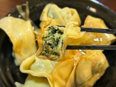 冷馄饨-大龙汤包