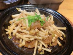 -帅巴人舅母子腊蹄民俗村