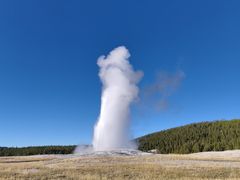 -老忠实间歇泉