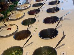 自助调料区-大熊猫毛肚火锅(烟台万象汇店)