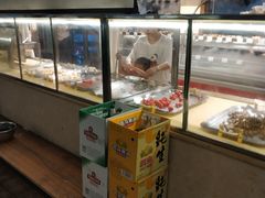 面包甜点陈列柜-五彩凉山自助西昌烧烤(柳翠路店)