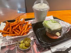 -The Habit Burger Grill 哈比特汉堡(复兴soho店)
