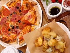 -城市大道红炉披萨烘焙坊