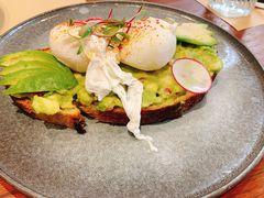 牛油果温泉蛋吐司-O'mills Sourdough Bakery&Bistro(永嘉路店)