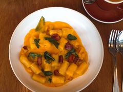 -ROAST coffee & eatery