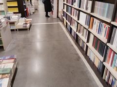 -先锋书店(五台山总店)