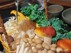 -三出山火锅(南京万象天地店)